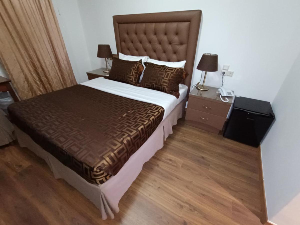 Queens Leriotis Hotel Piræus Eksteriør billede