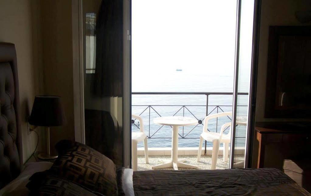 Queens Leriotis Hotel Piræus Eksteriør billede